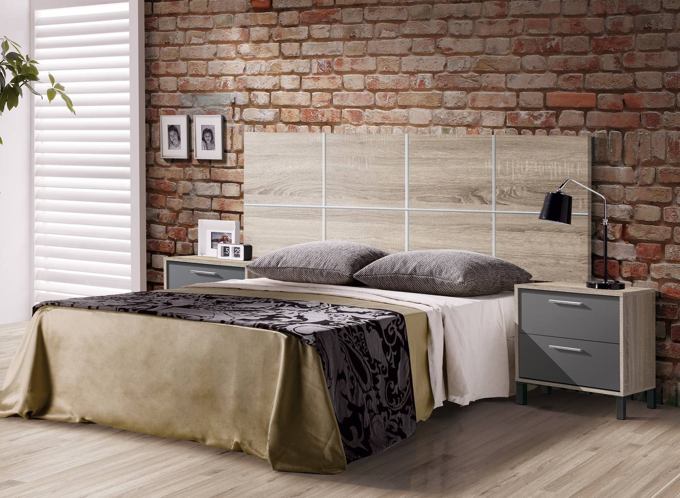 Dormitorio de matrimonio color roble claro, con dos mesitas color roble combinado con  pizarra