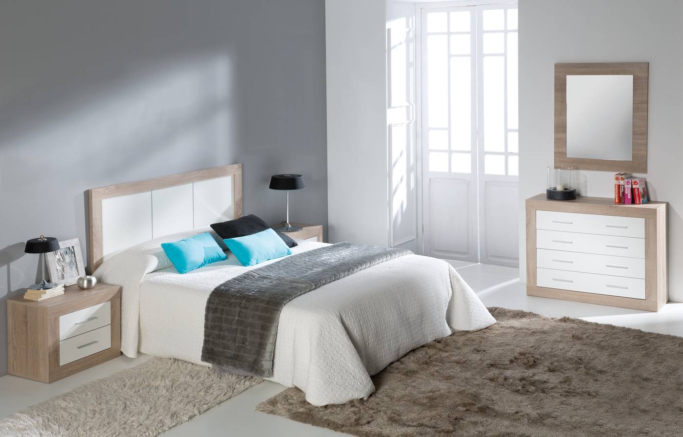 Dormitorio Blanco-Roble 2C - Dormitorio de matrimonio color roble claro combinado con blanco, con 2 mesitas de 2 cajones