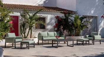 Set Arizona-10 de Hevea - Conjunto aluminio con opción de cojines en los brazos: sofá de 3 plazas + 2 sillones + 1 mesa de centro + 2 reposapiés. En color: blanco, antracita, marrón, champagne o plata.
