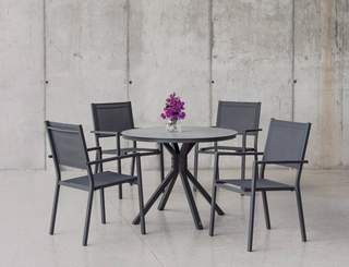 Conjunto Giglio100-Córcega de Hevea - Conjunto de aluminio: mesa con tablero HPL redondo de 100 cm + 4 sillones de alumino y textilen.