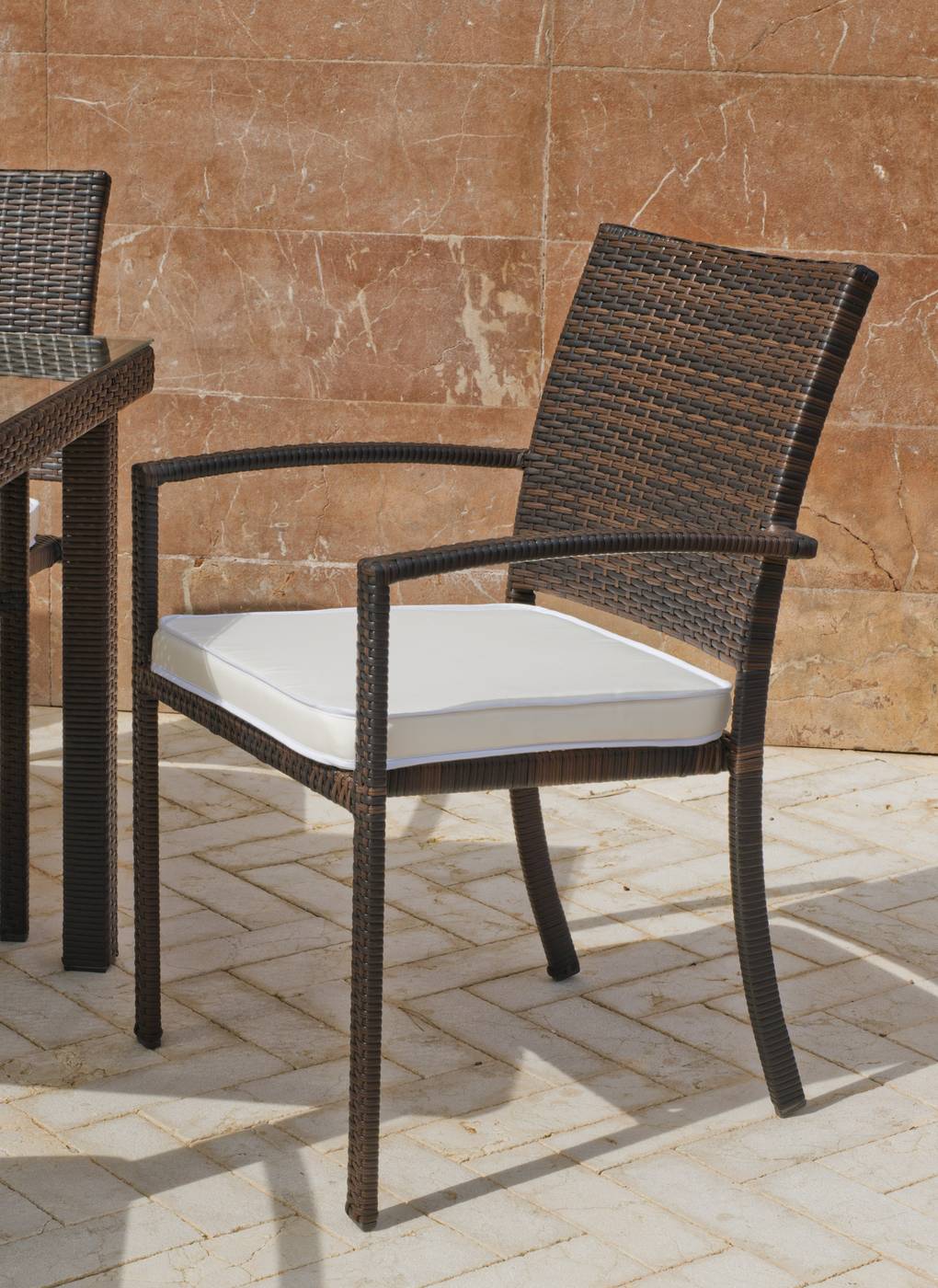 Set Mosaico Marsella-Bahia 90-4 - Conjunto de acero color bronce: mesa redonda de acero forjado con tablero mosaico + 4 sillones de ratán sintético