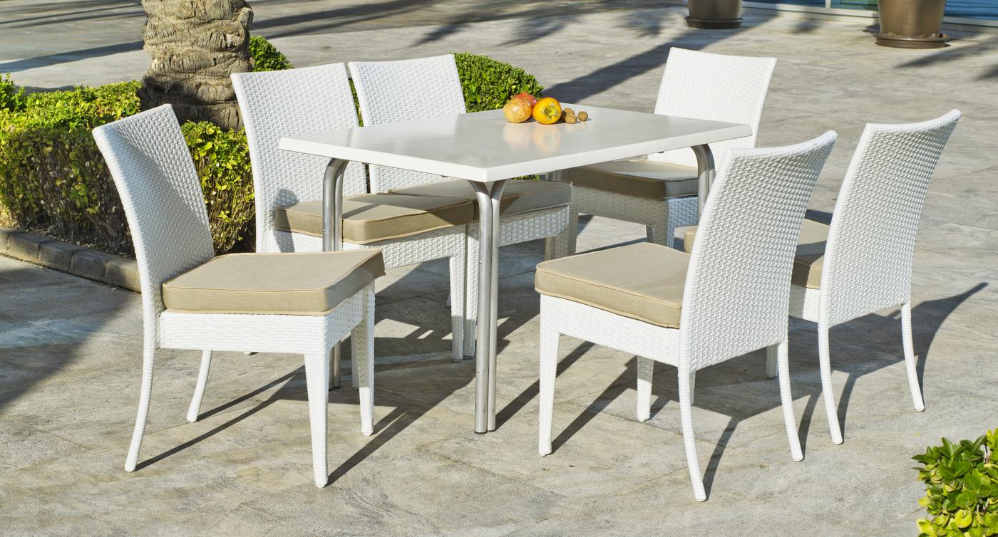 Conjunto aluminio: mesa rectangular con tablero de hevegalite y 4 sillas de huitex