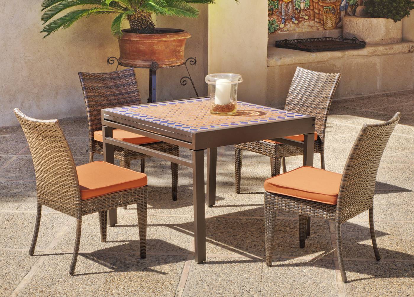 Set Mosaico Corinto-Marzia - Conjunto mosaico para jardín: mesa extensible de acero forjado con tablero mosaico + 6 sillas de ratán sintético con cojines