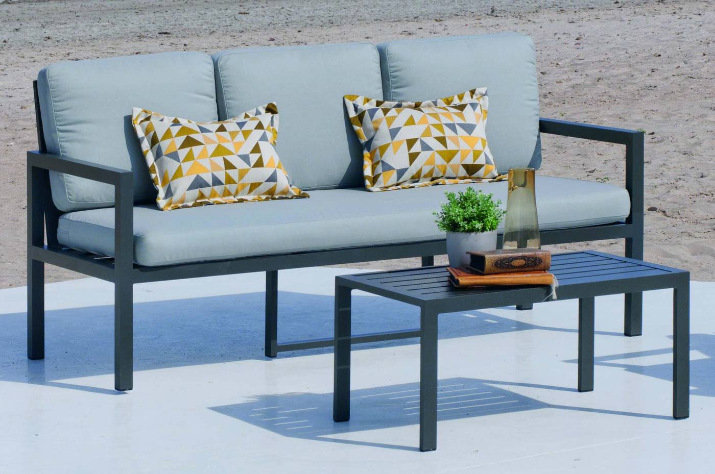 Set Aluminio Luxe Mandalay-8 - Conjunto aluminio: 1 sofá de 3 plazas + 2 sillones + 1 mesa de centro + cojines. Estructura aluminio de color blanco o antracita.