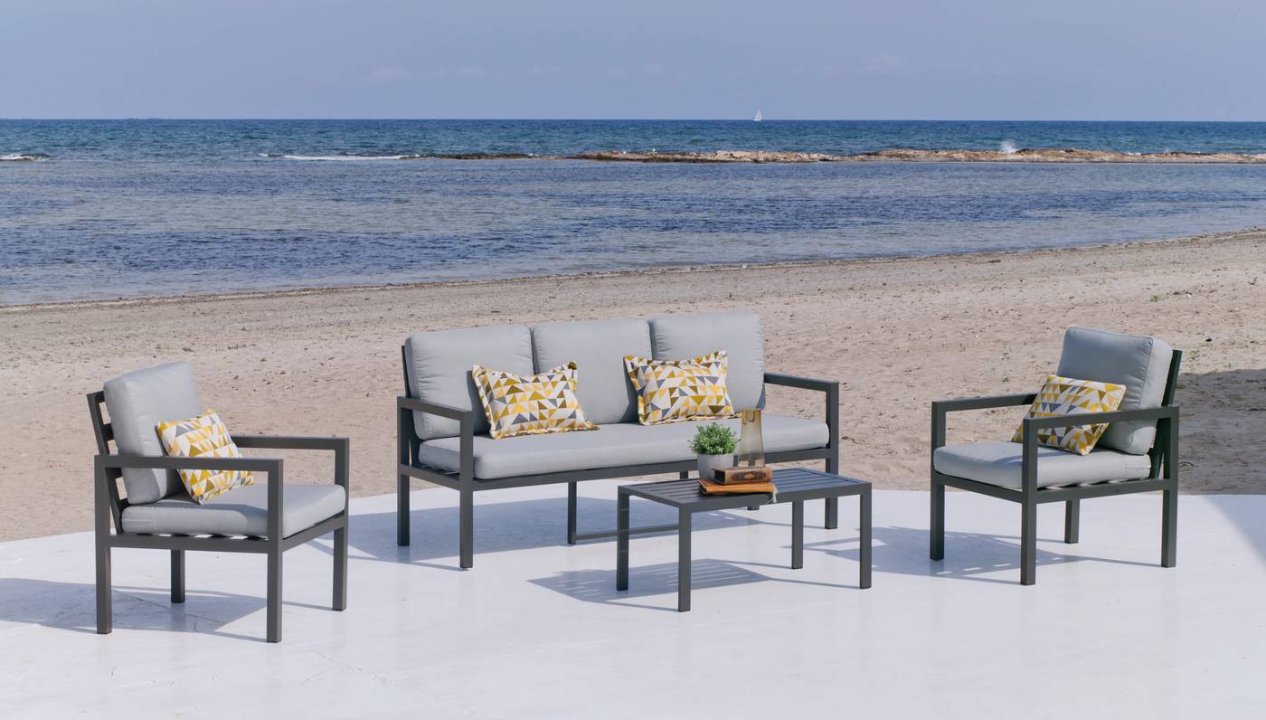 Conjunto aluminio: 1 sofá de 3 plazas + 2 sillones + 1 mesa de centro + cojines. Estructura aluminio de color blanco o antracita.
