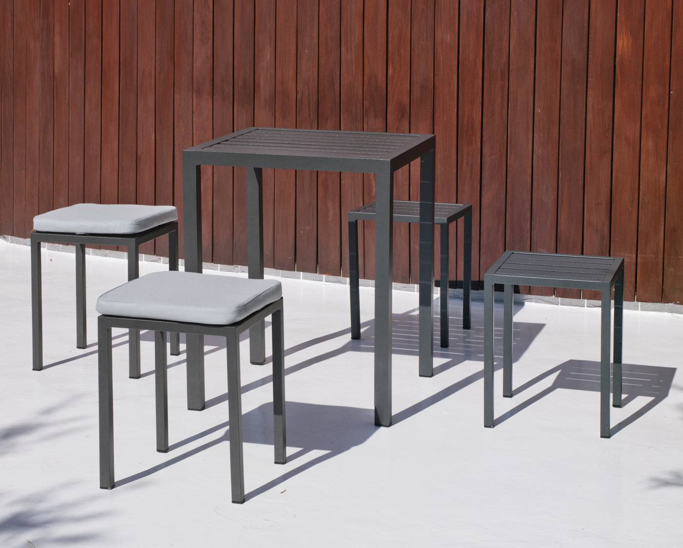 Taburete Aluminio Melea - Taburete comedor para jardín o terraza. Estructura y asiento de aluminio color blanco, plata, bronce o antracita.