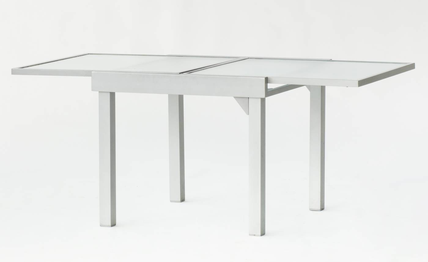 Mesa de aluminio extensible de 90 a 180 cm., con tablero de cristal templado