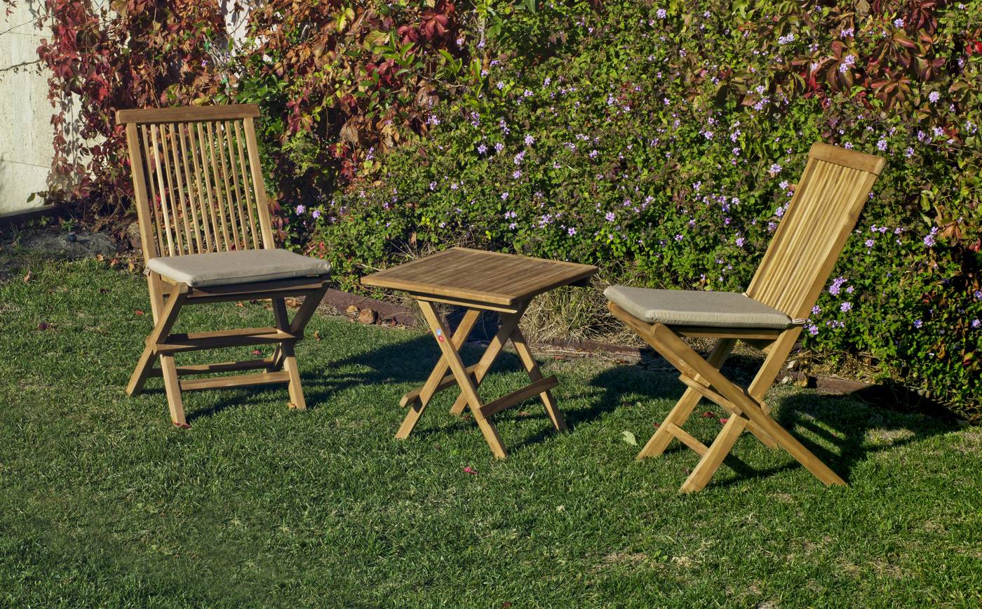 Conjunto de madera de teka: Mesa aux. cuadrada plegable 50 cm., y 2 sillas con cojines