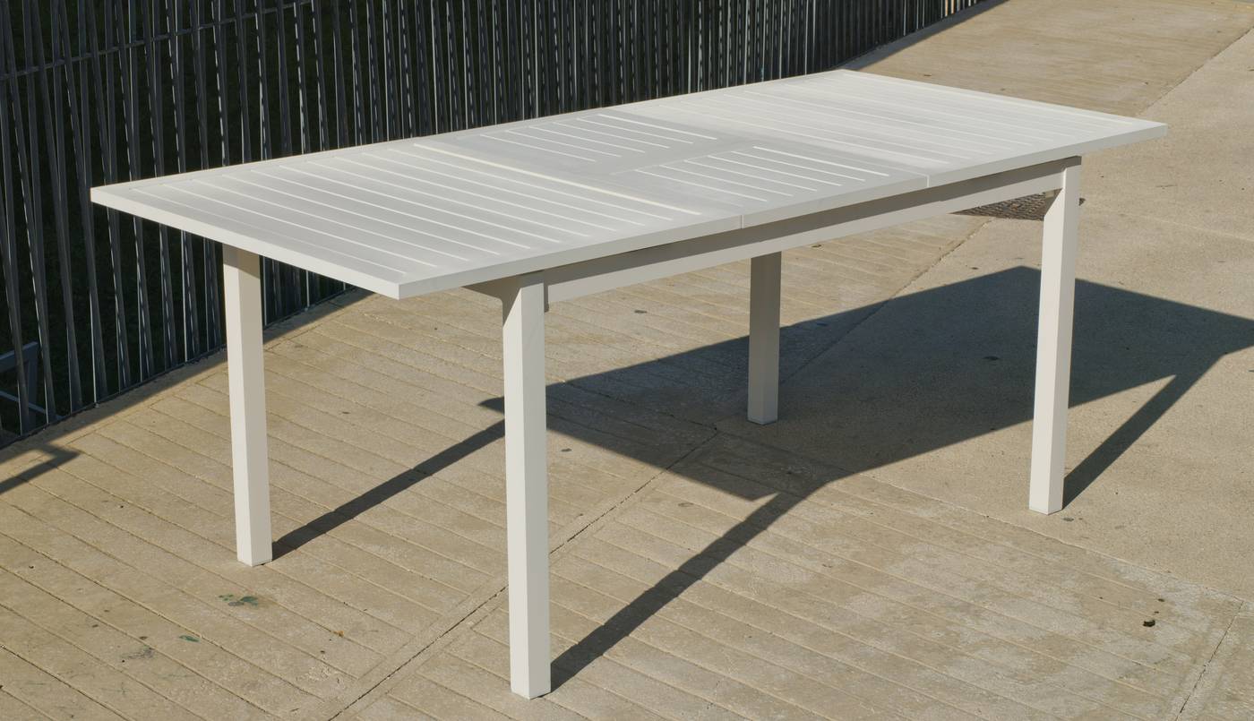 Set Aluminio Palma-Graciela 170/220 - Mesa rectangular extensible de aluminio con tablero lamas de aluminio + 8 sillas apilables. Disponible en color blanco, antracita, champagne, plata o marrón