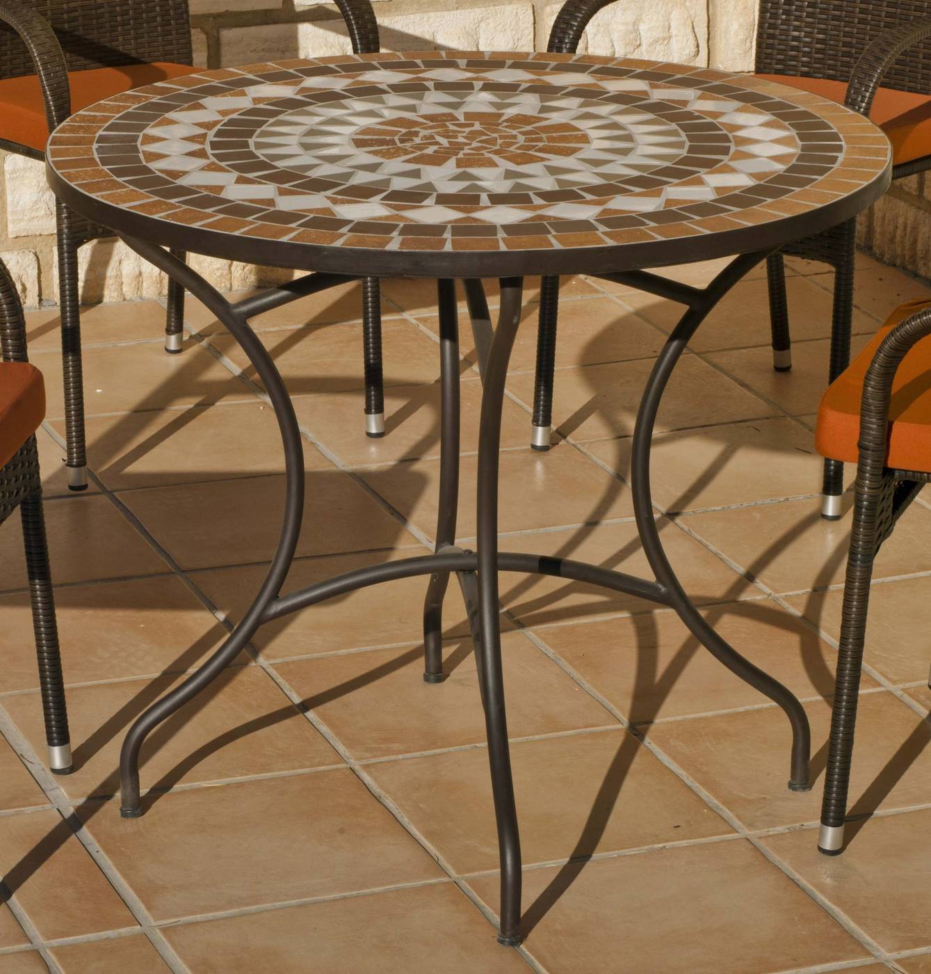 Conjunto Mosaico Saida-Vigo 90-4 - Conjunto para jardín o terraza de forja: 1 mesa con panel mosaico + 4 sillones de forja + 4 cojines