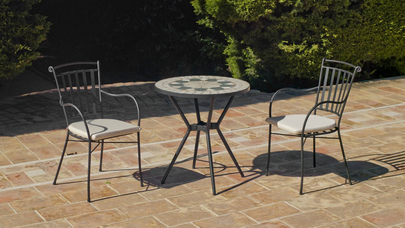 Conjunto para jardín de forja color antracita: 1 mesa con panel mosaico + 2 sillones de forja + 2 cojines