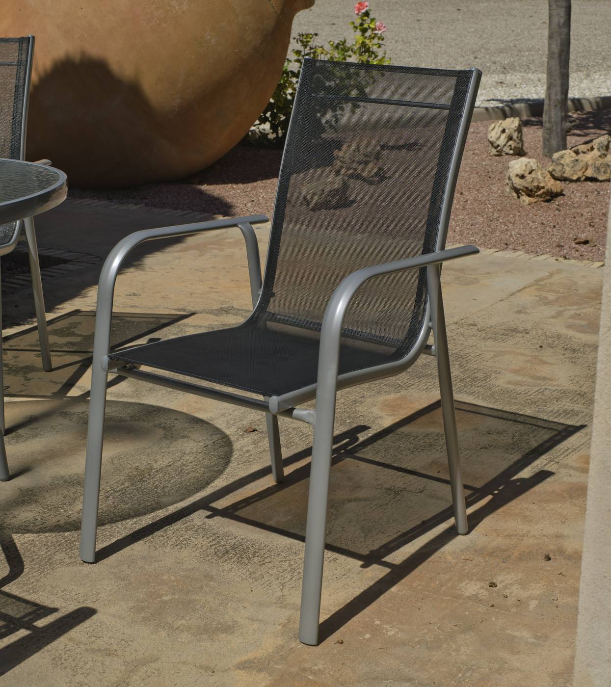 Conjunto Aluminio Nora 150-4 - Conjunto de aluminio color plata: mesa ovalada con tablero cristal templado + 4 sillones de aluminio y textilen