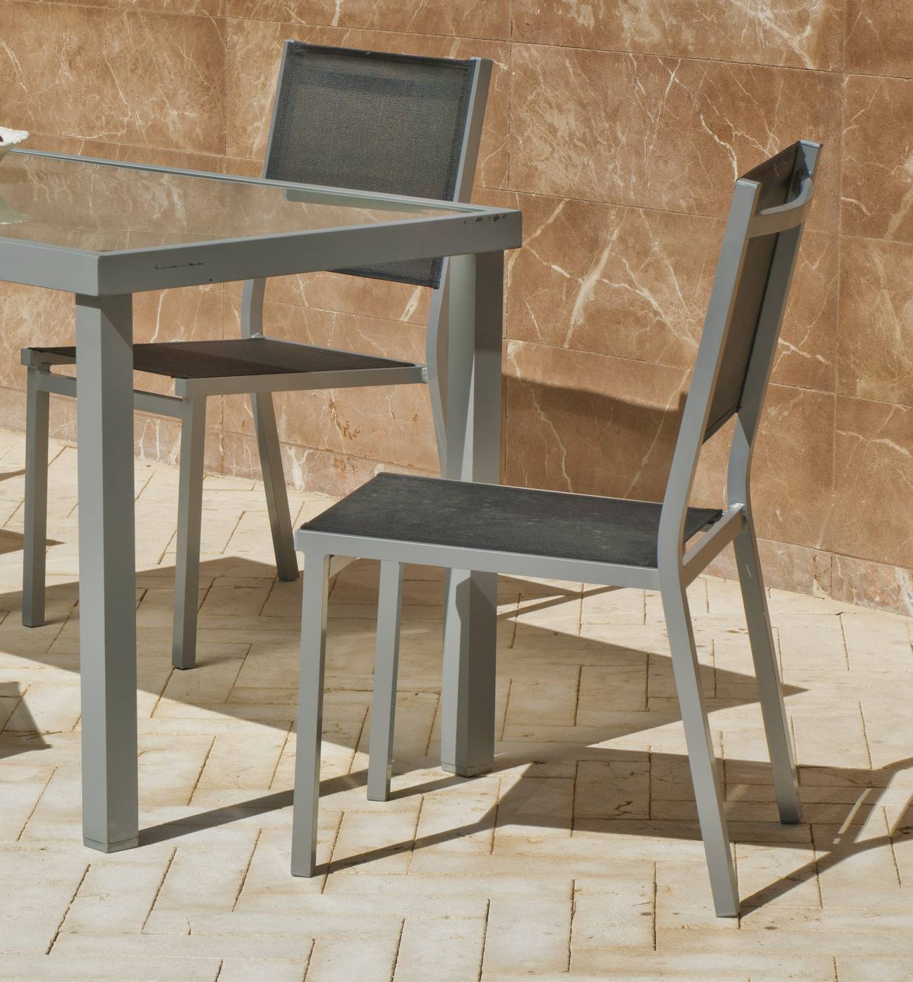 Set Aluminio Denis 707 - Conjunto aluminio color plata: mesa de 70 cm. con tablero poliwood y 4 sillas