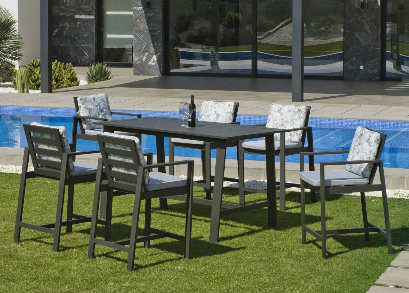 Mesa Coctel Aluminio Luxe Marlet - Lujosa mesa alta de coctel, para jardín o terraza. Disponible en color blanco, antracita, champagne, plata o marrón.