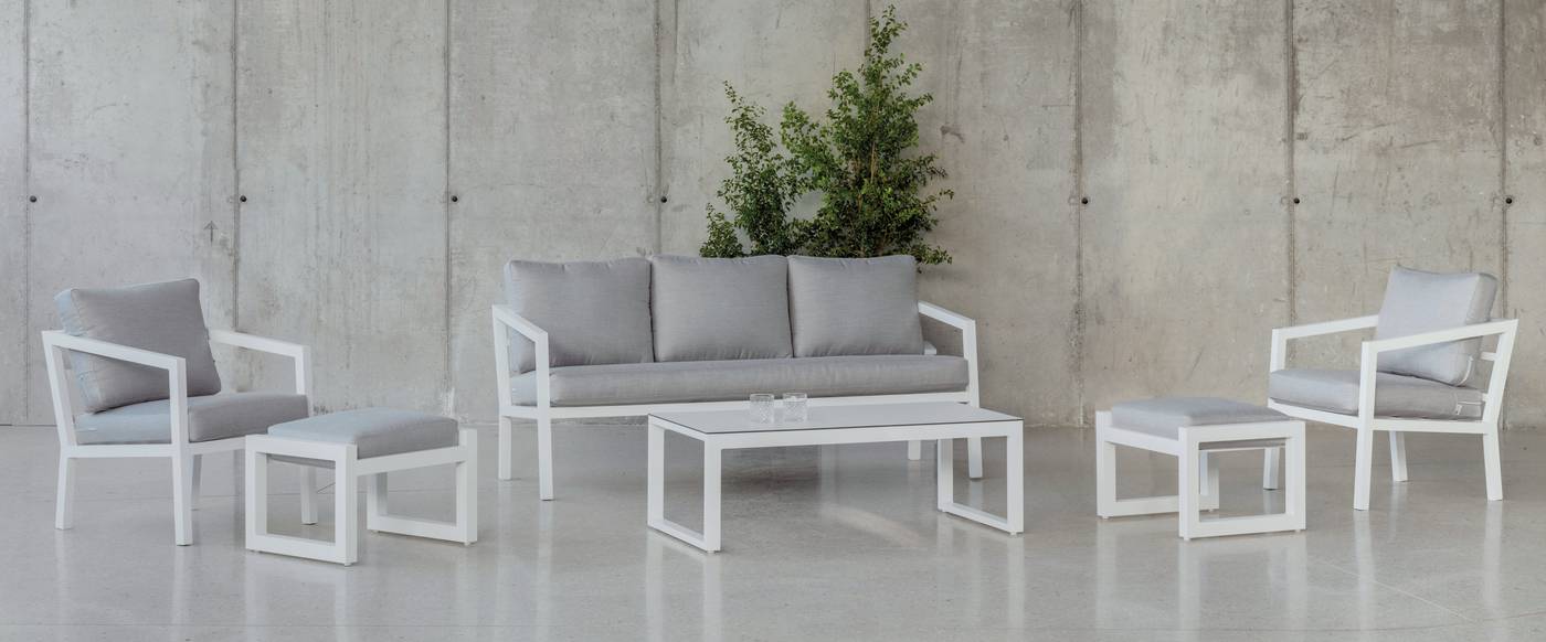 Conjunto aluminio luxe: 1 sofá 3 plazas + 2 sillones + 1 mesa de centro. Disponible en color blanco, antracita, champagne, plata o marrón.<br/><br/><b>OFERTA VÁLIDA HASTA EL 30 DE JUNIO O FIN DE EXISTENCIAS</b>