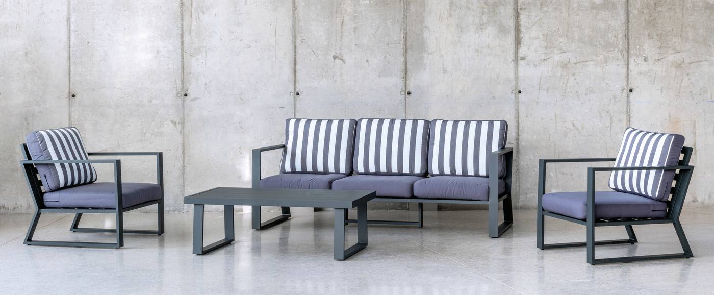 Conjunto aluminio  lujo: 1 sofá de 3 plazas + 2 sillones + 1 mesa de centro. Disponible en color blanco, plata, marrón, champagne o antracita.