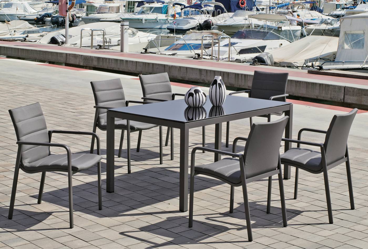 Sillón Aluminio Luxe Corsica-3 - Sillón lujo apilable para jardín o terraza. Estructura de aluminio color antracita. Asiento y resplado acolchado de Textilen.