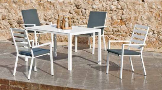 Set Aluminio Palma 135-6 - Mesa rectangular de aluminio  con tablero lamas de aluminio + 6 sillones. Disponible en color blanco, antracita, champagne, plata o marrón.