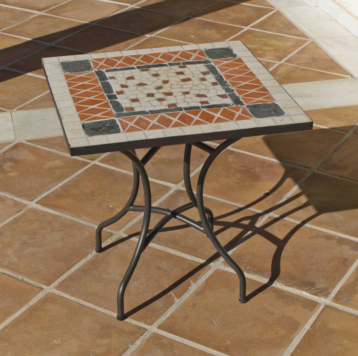 Set Mosaico Settel-Sevilla 70-4 - Conjunto de acero color bronce: mesa cuadrada de forja con tablero mosaico + 4 sillones de acero y ratán sintético