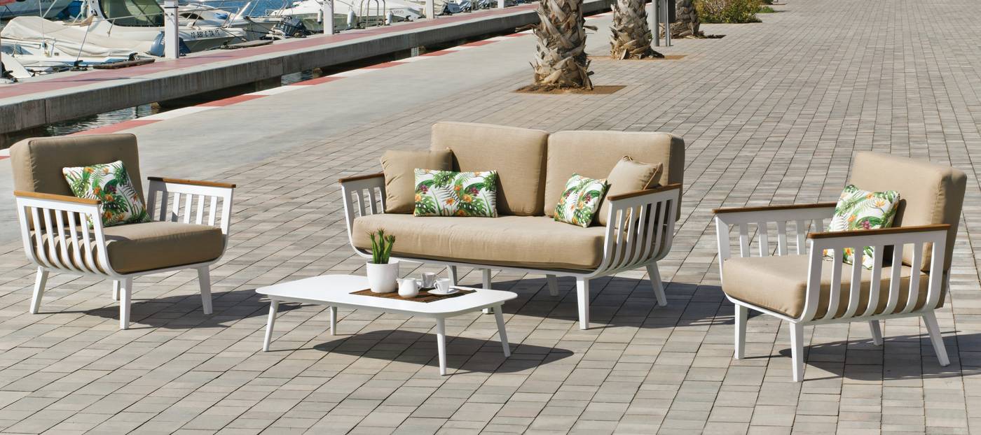 Conjunto lujo de aluminio color blanco: 1 sofá de 2 plazas + 2 sillones + 1 mesa de centro + cojines.