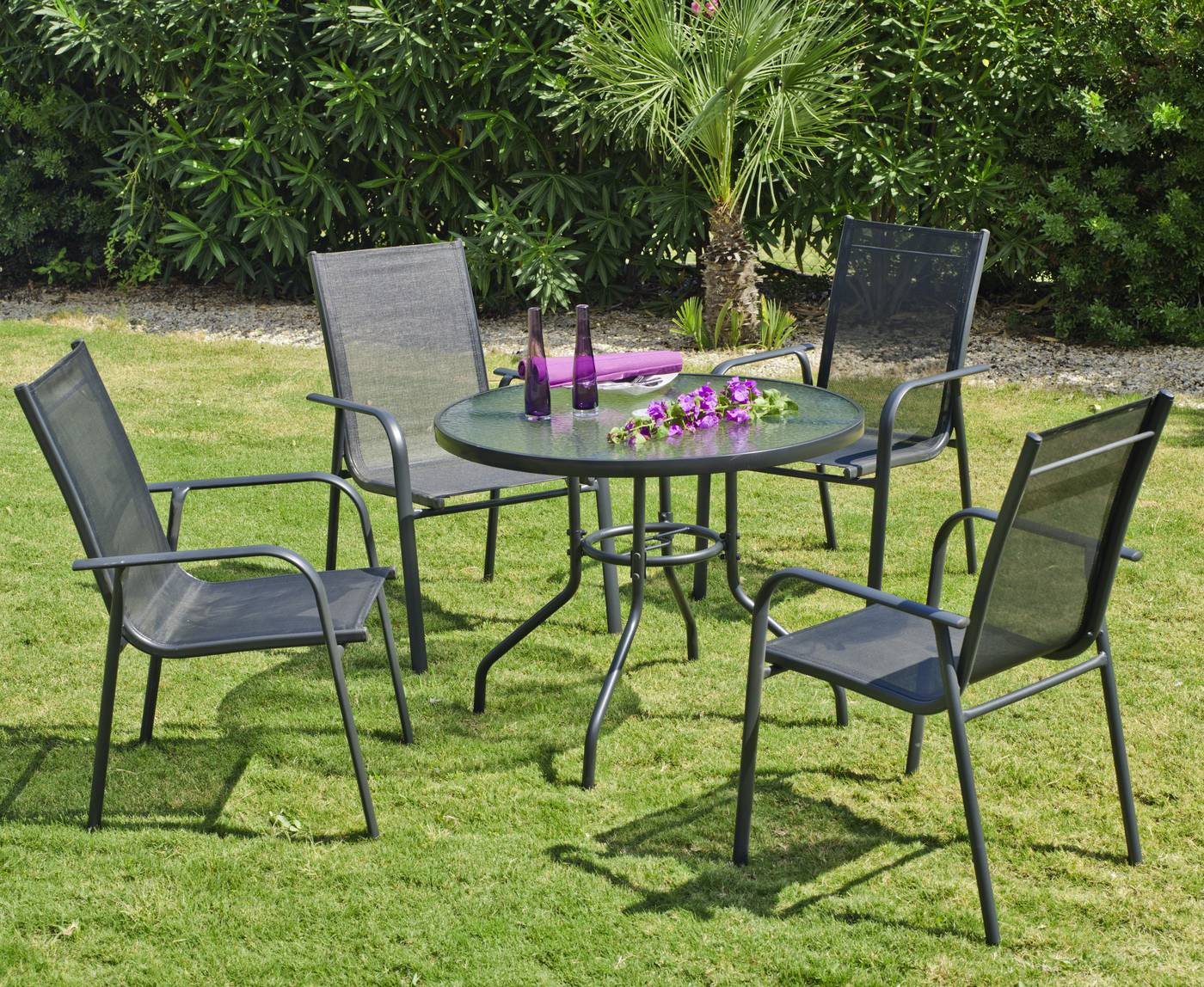 Conjunto de aluminio color antracita: mesa redonda con tablero de 90 cm.  de cristal templado + 4 sillones de aluminio y textilen