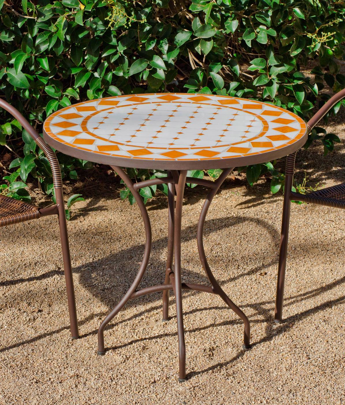 Conjunto Mosaico Salamanca-Brasil 70-2 - Conjunto para jardín y terraza de forja: 1 mesa con panel mosaico + 2 sillones de wicker