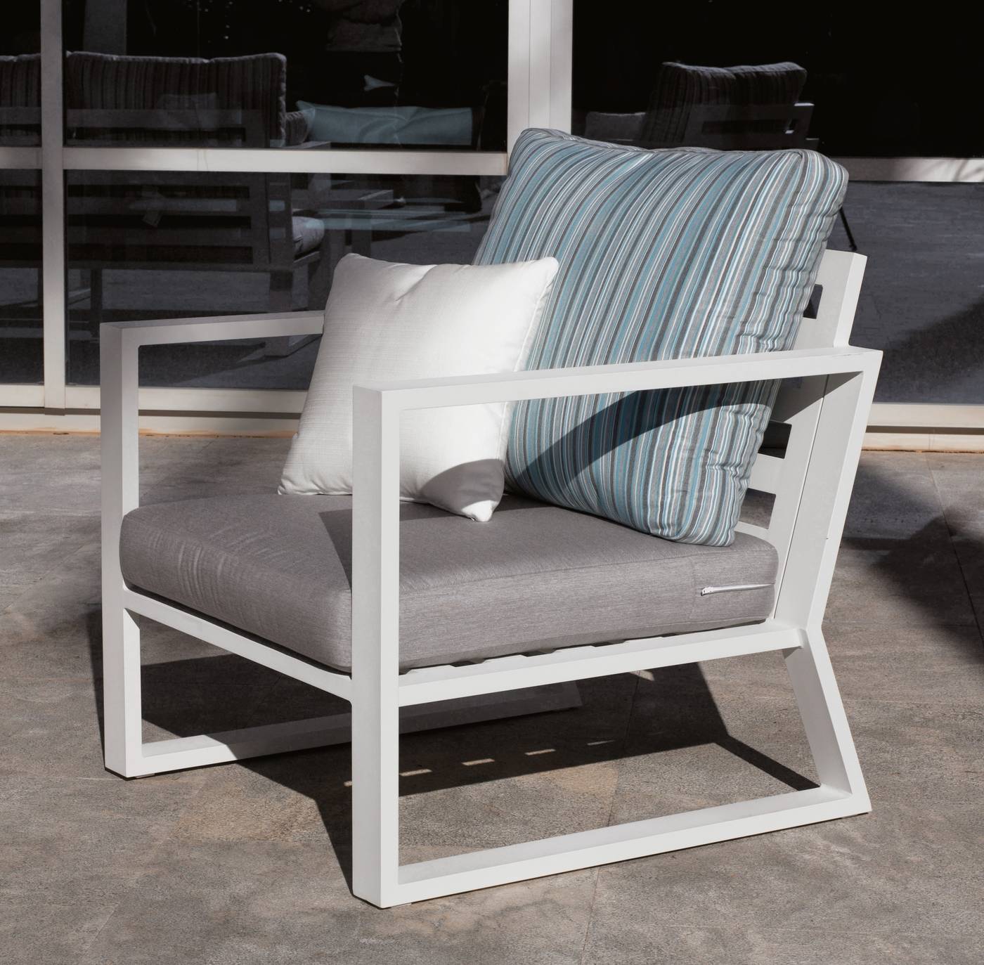 Set Aluminio Bolonia-7 - 1 sofá de 2 plazas + 2 sillones + 1 mesa de centro + cojines.