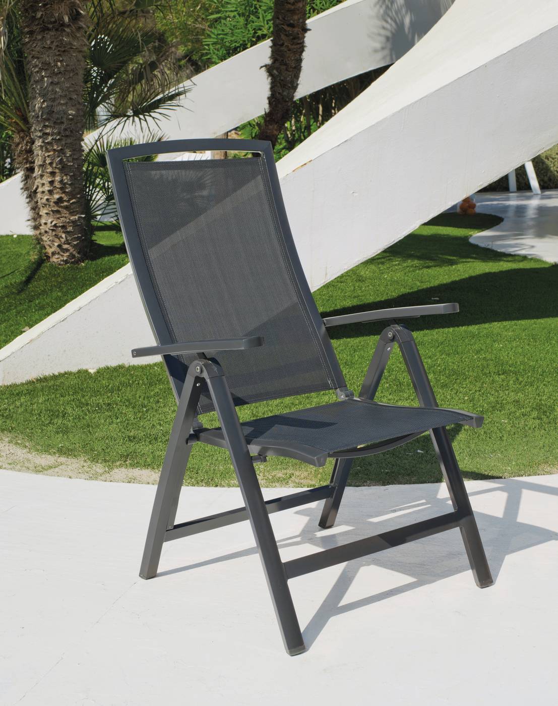 Tumbona relax 5 posiciones de aluminio color antracita con respaldo y asiento de textilen.