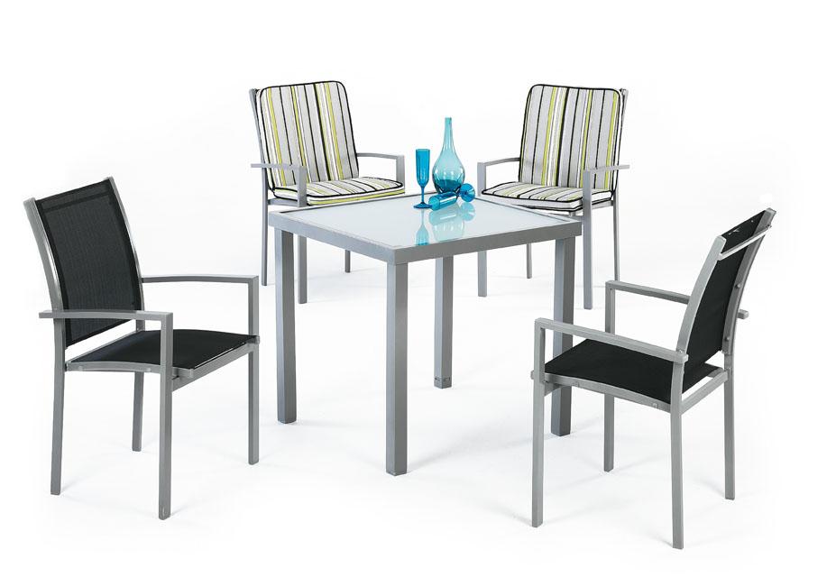 Conjunto de aluminio color plata: mesa cuadrada de 70 cm + 2 sillones apilables de alumino y textilen