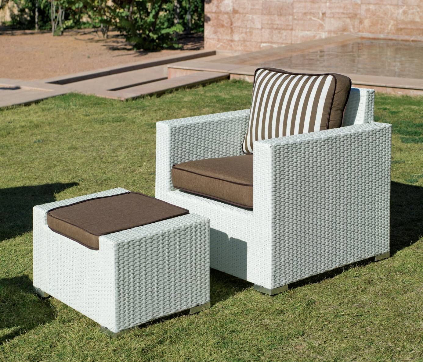 Conjunto Ratán Sint. Tuscan-8 - Conjunto de ratán sintético color blanco: sofá 3 plazas + 2 sillones confort + mesa de centro
