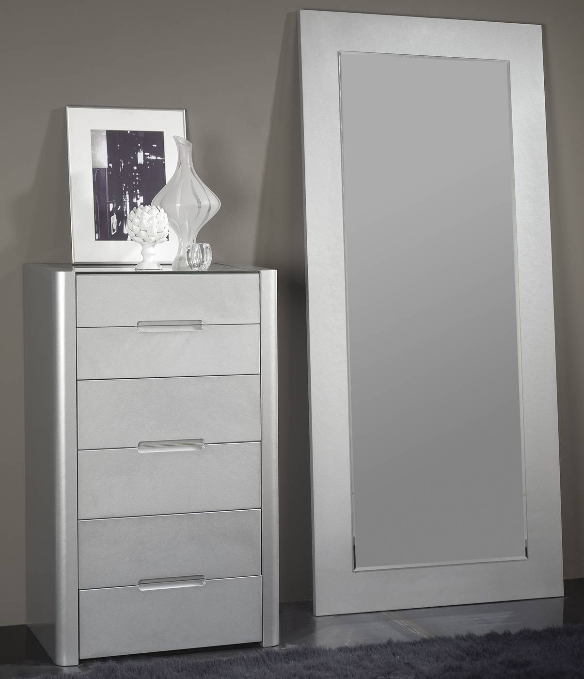 Espejo Plata LD E-77 - Espejo alto rectangular, con marco lacado en color plata brillo