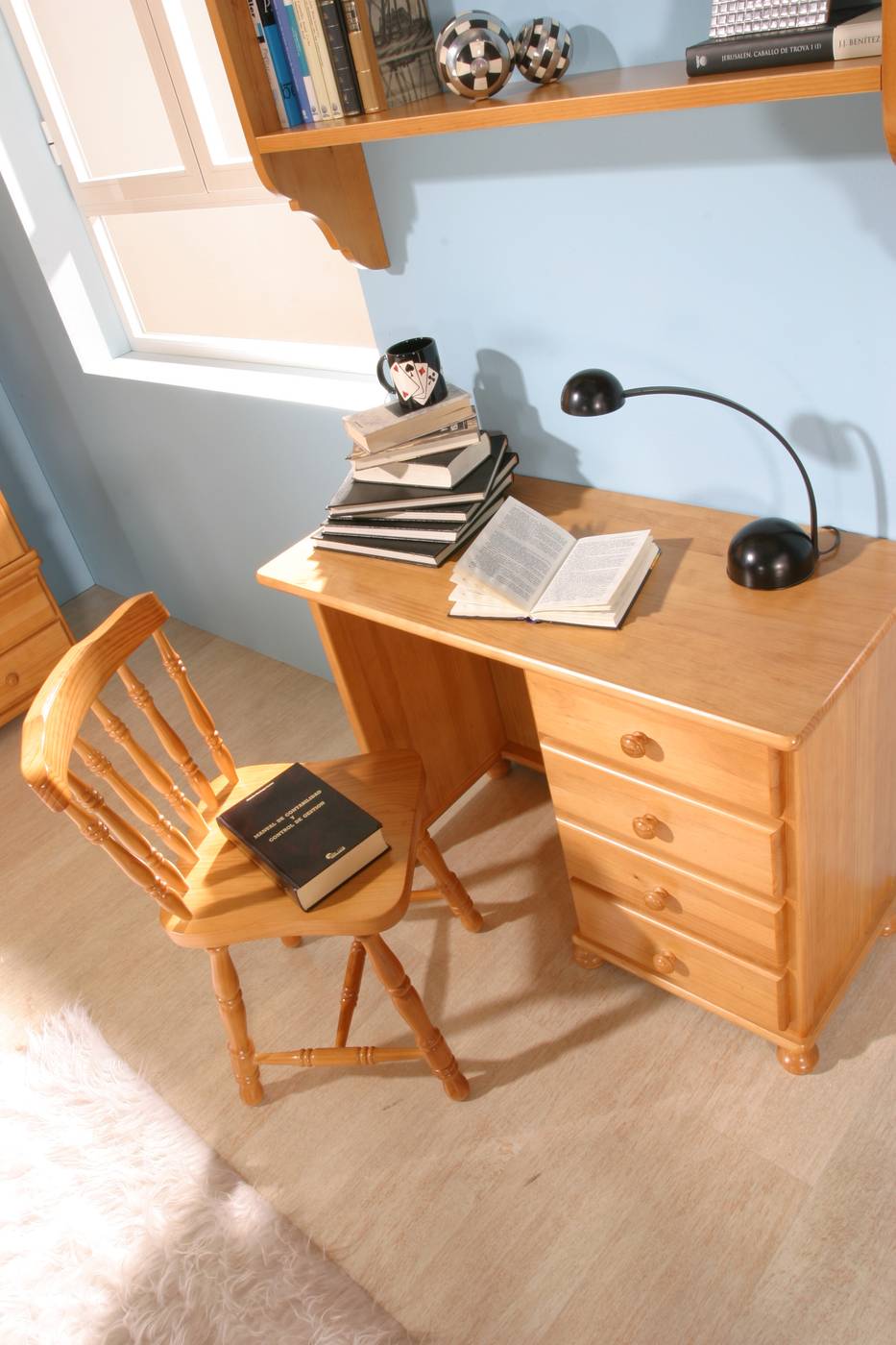 Escritorio Provenzal c/Cajonera - Escritorio/mesa estudio con cajonera integrada, de madera de pino maciza de 100 o 125 cm.