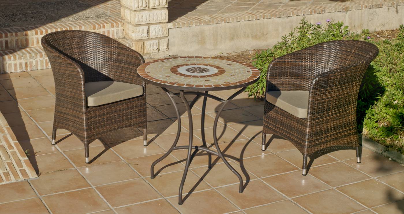 Conjunto mosaico para jardín o terraza: 1 mesa mosaico redonda + 2 sillones de ratán sintético + 2 cojines