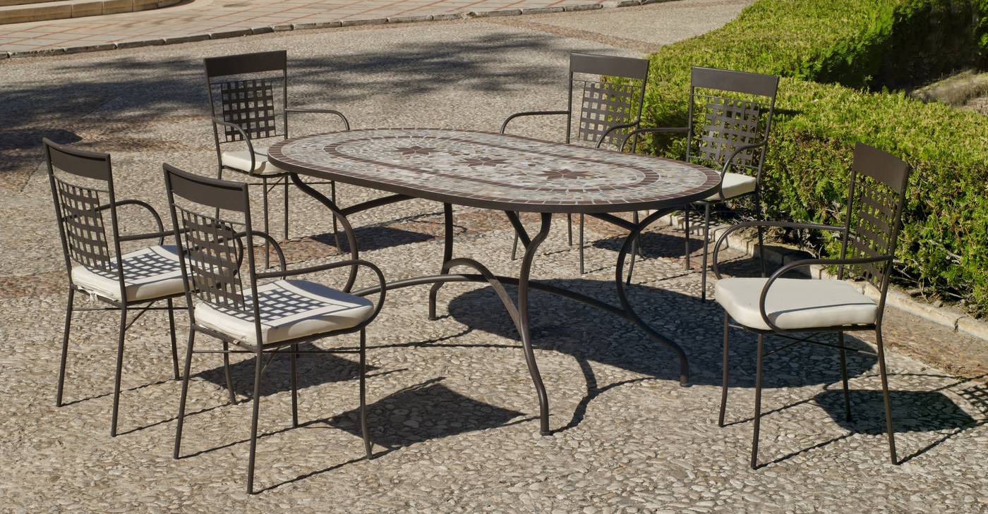 Conjunto para jardín o terraza de forja: 1 mesa con panel mosaico + 6 sillones de forja + 6 cojines. Mesa válida para 8 sillones.