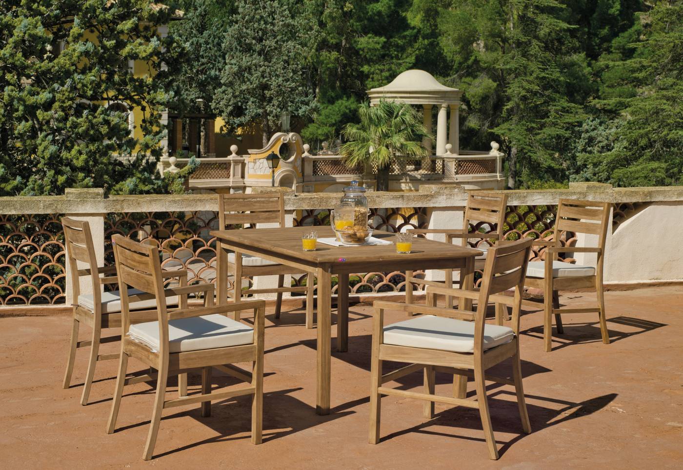 Conjunto de madera de teka para jardín: mesa de 150 cm y 4 sillones