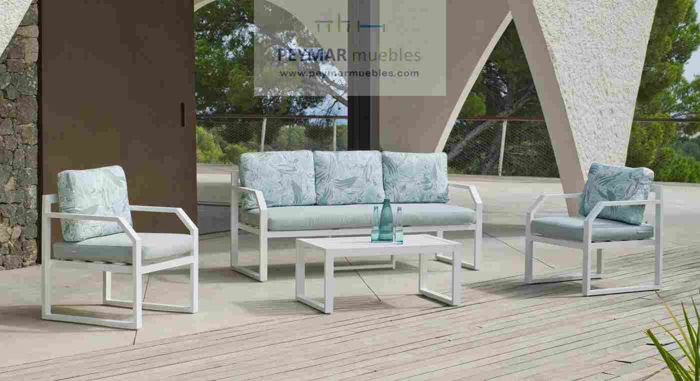 Conjunto aluminio luxe: 1 sofá de 3 plazas + 2 sillones + 1 mesa de centro + cojines. Disponible en color blanco, plata o antracita.