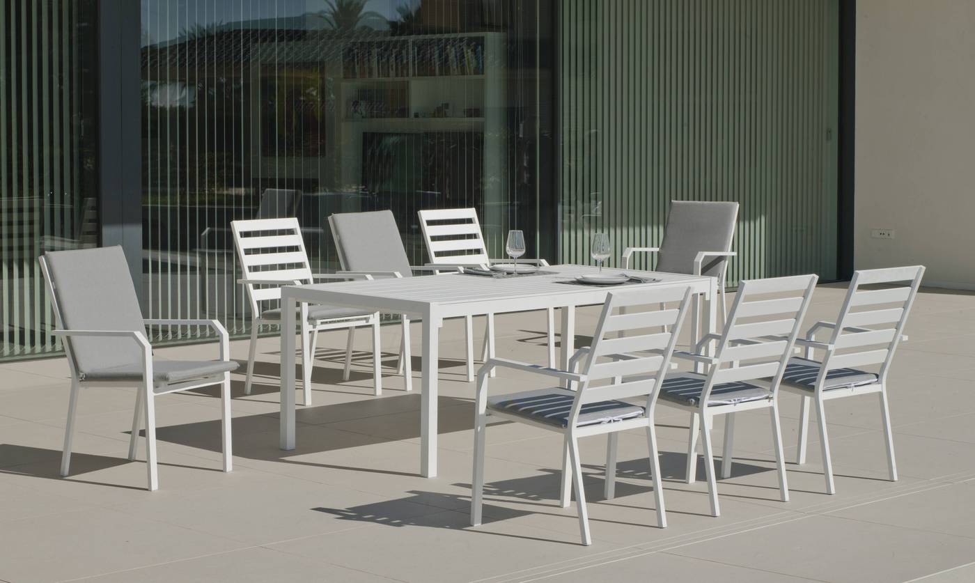 Conjunto aluminio luxe: Mesa rectangular 200 cm + 8 sillones. Disponible en color blanco, antracita, champagne, plata o marrón.