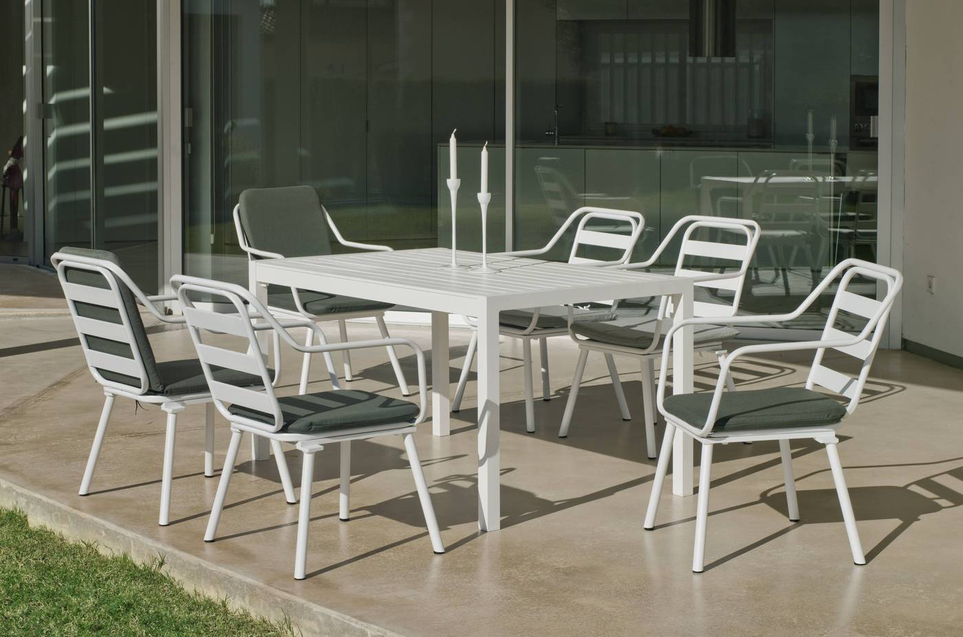 Sillón Aluminio Luxe Minerva - Sillón de jardín apilable de aluminio luxe. Disponible en color blanco o antracita.