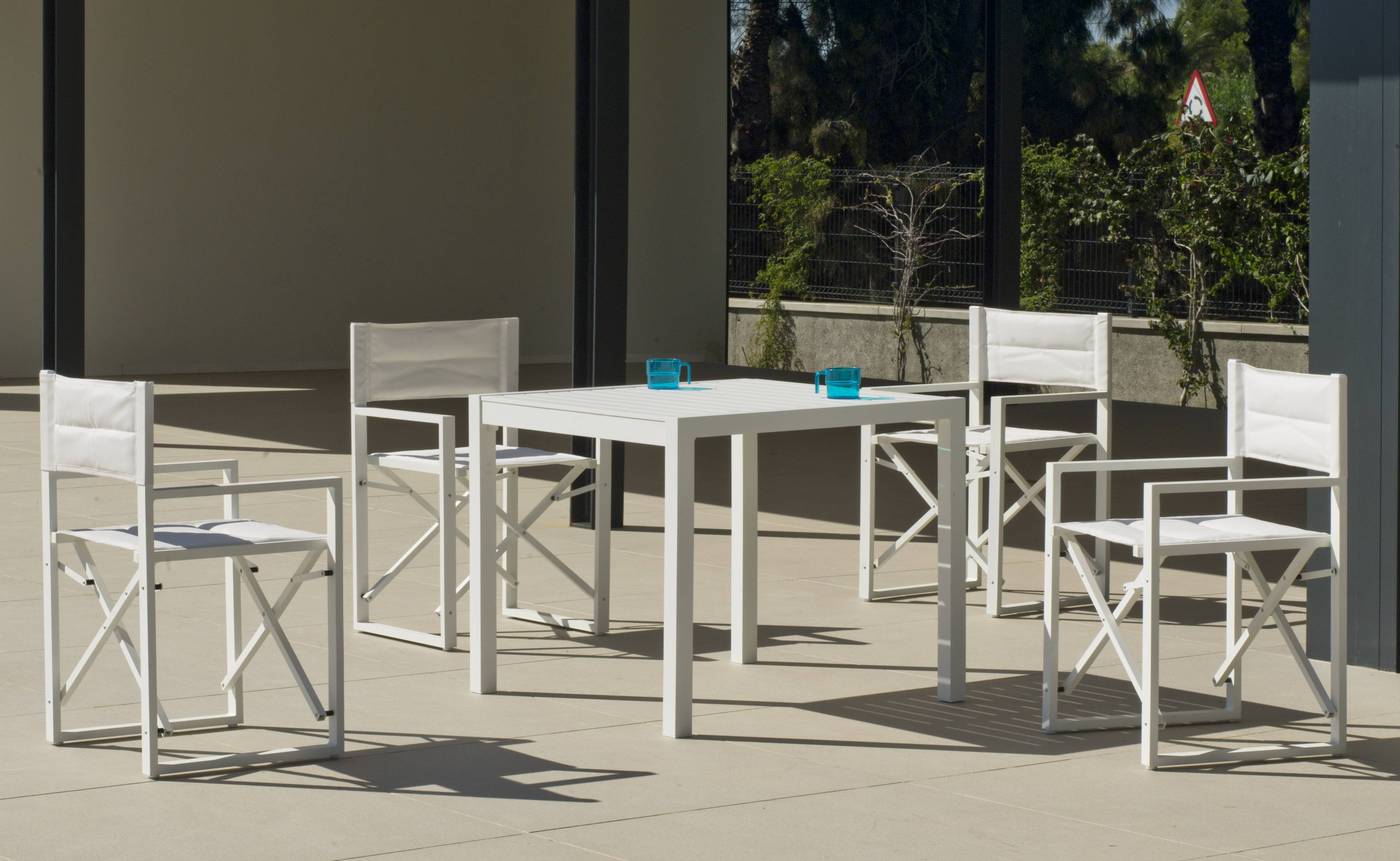 Conjunto aluminio luxe: Mesa cuadrada 90 cm + 4 sillones plegables. Disponible en color blanco o antracita.