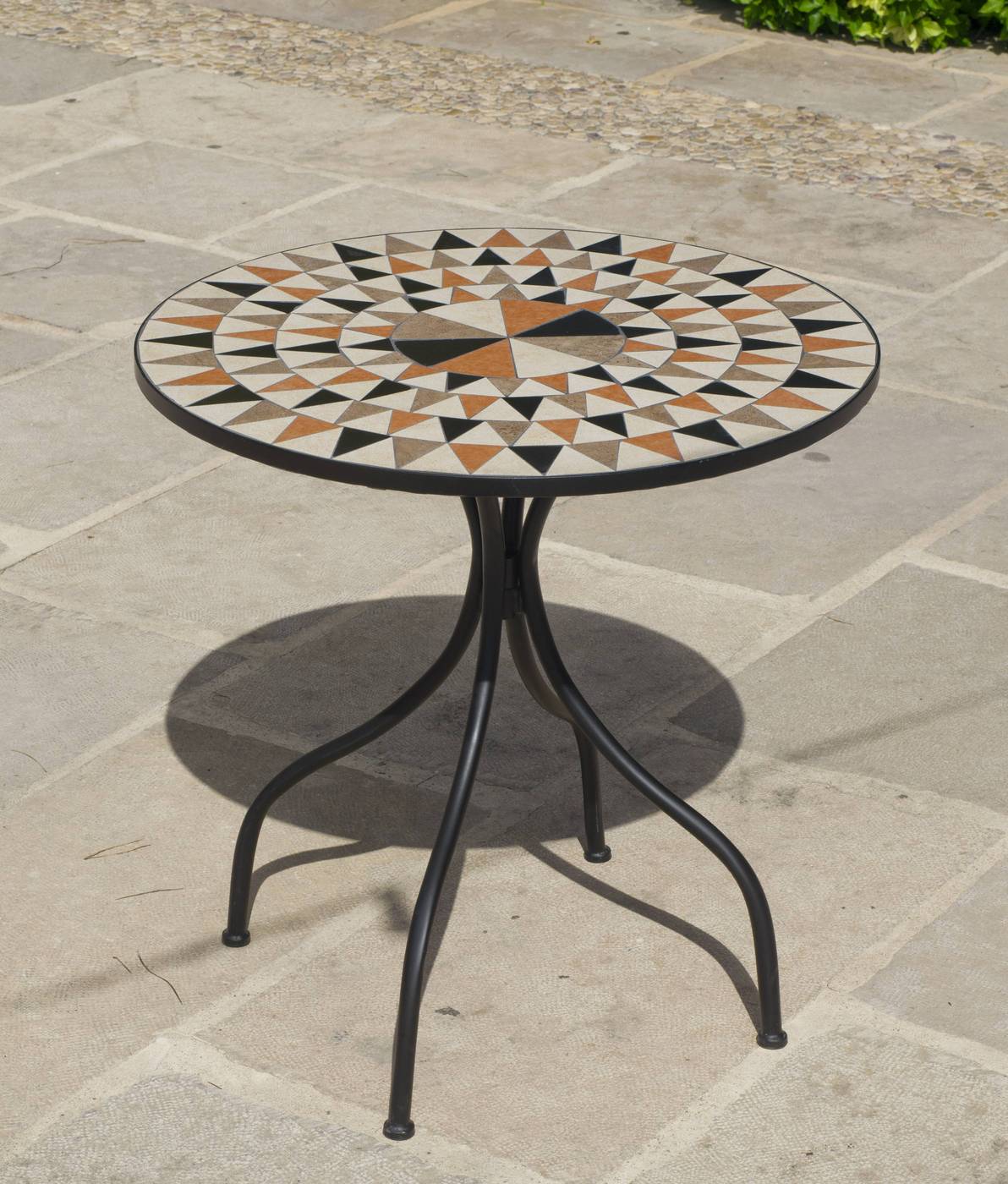Set Mosaico Albir-Santana - Conjunto de acero forjado color gris: mesa redonda con tablero mosaico de 75 cm. + 4 sillones apilables de wicker