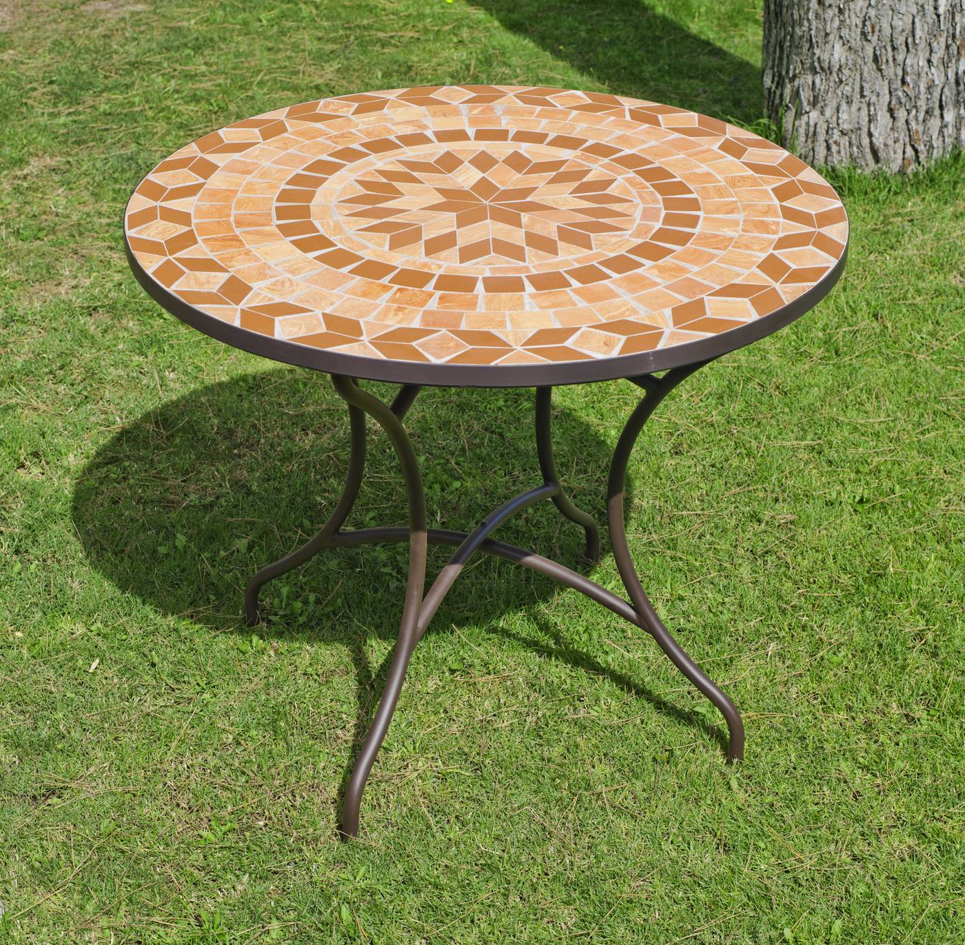 Conjunto Mosaico Priscila-Sevilla 90-4 - Conjunto de acero color bronce: 1 mesa de acero forjado, con tablero mosaico + 4 sillones de acero y ratán sintético