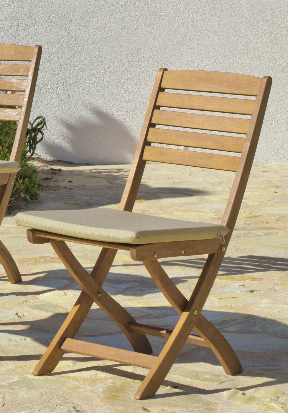 Set Madera Berna-Melrose - Conjunto de madera y acero forjado: 1 mesa mosaico 90Ø + 4 sillas plegables de madera + 4 cojines completos